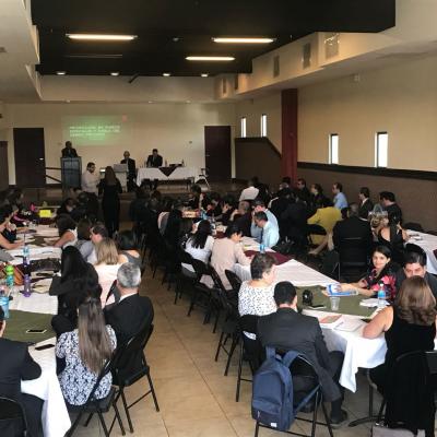Invitados presentes disfrutando de actividad del Encuentro Jurisdicción Laboral