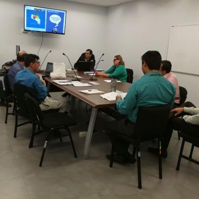Personas reunidas en actividad