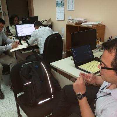 Grupo de personas trabajando