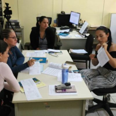 Mujeres en una reunión de trabajo