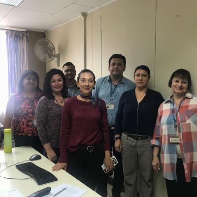 Grupo de personas sonriendo